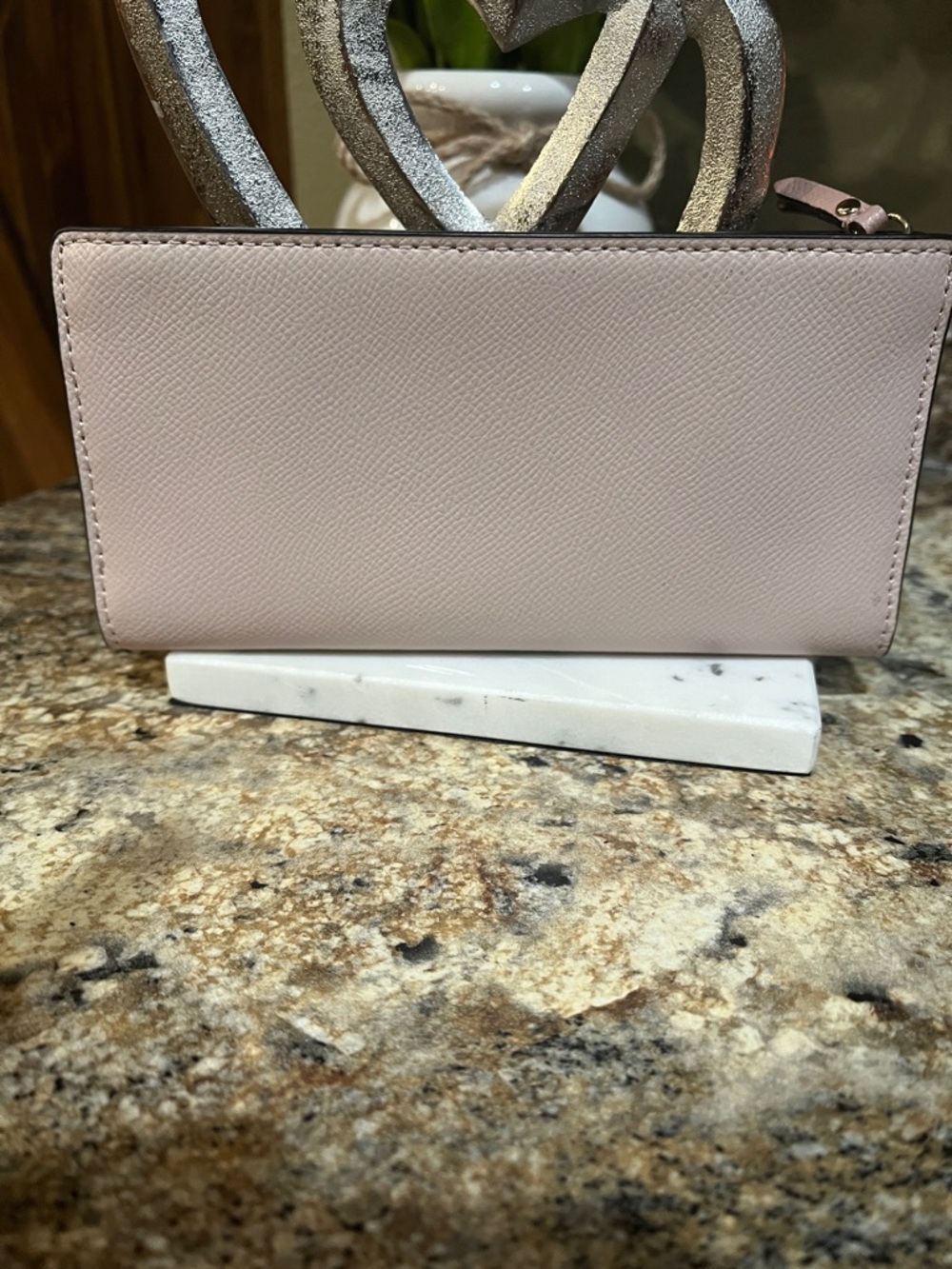 Michael Kors NWOT Blush Saffiano Leather Zip Wallet - Picture 3 of 7